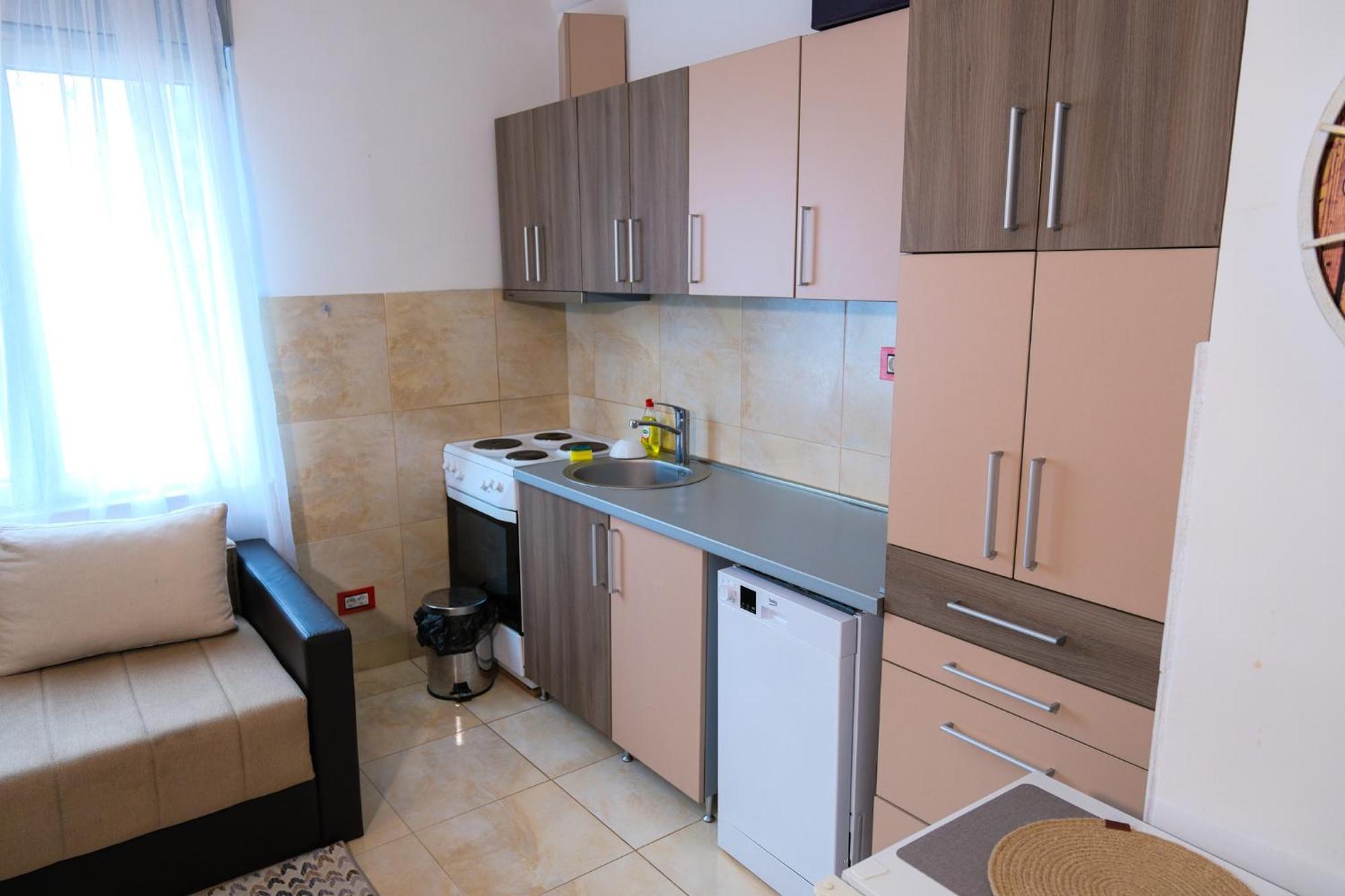 Qumi Apartments Tivat Exterior photo