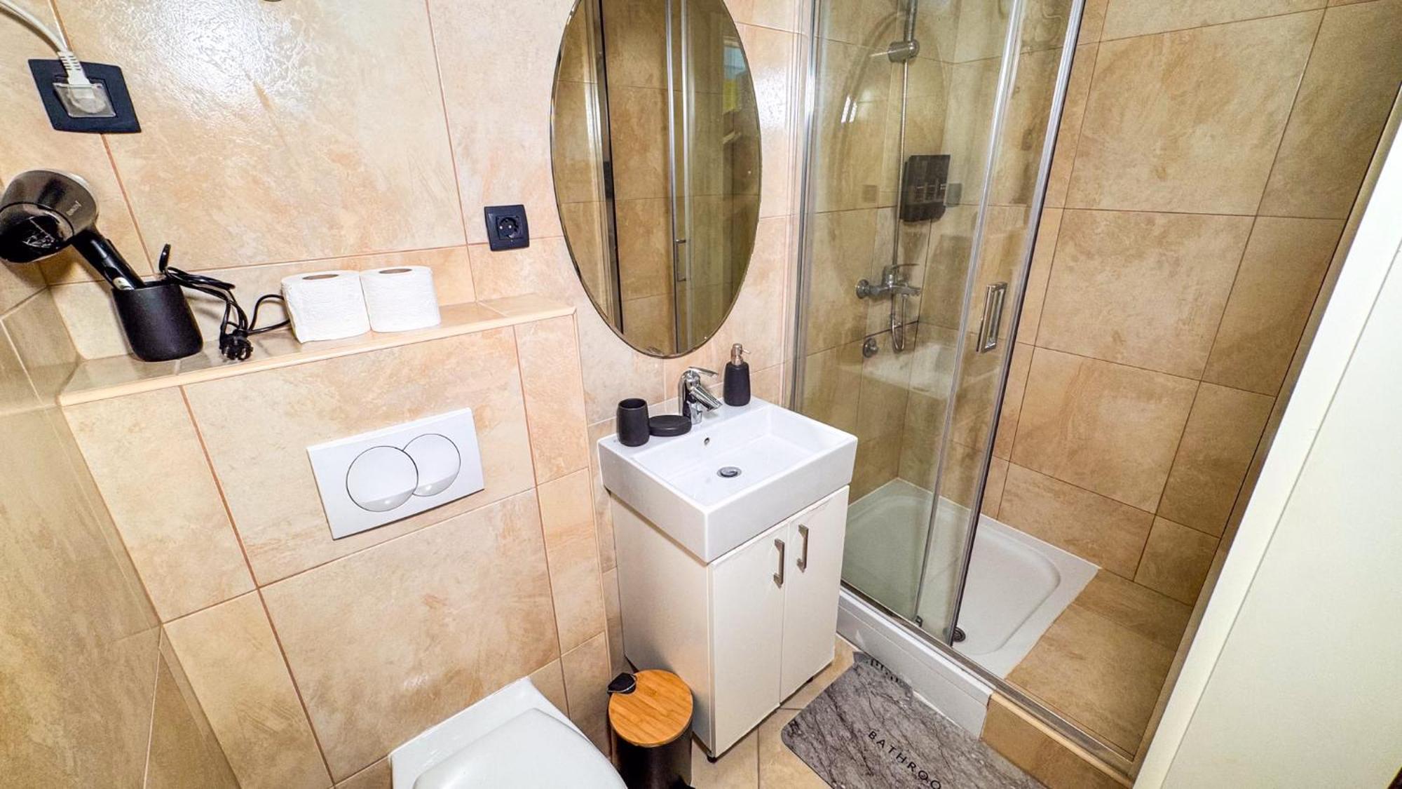 Qumi Apartments Tivat Exterior photo